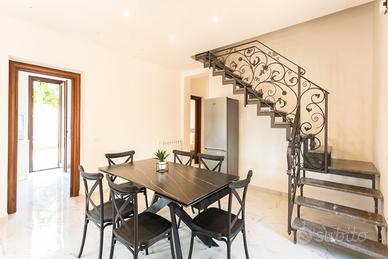Villa arredata e ristrutturata in Via Telemaco
