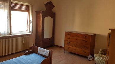 Ampia stanza singola solo donne