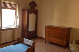 Ampia stanza singola solo donne