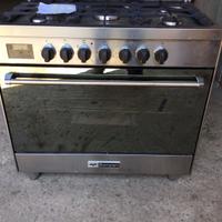 Farnello  a gas  con forno elettrico “ nuovo”