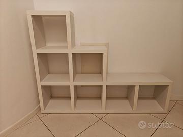 Liberia a cubo bianca