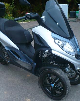PIAGGIO MP3     300