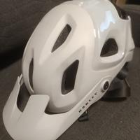 Casco Oakley DRT5 grey