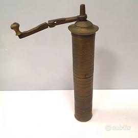 Antico macinacaffè turco ottomano