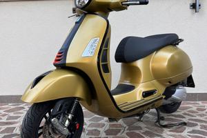 Vespa 300 gts