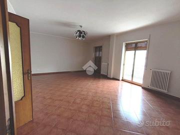 4 LOCALI A CASTROVILLARI