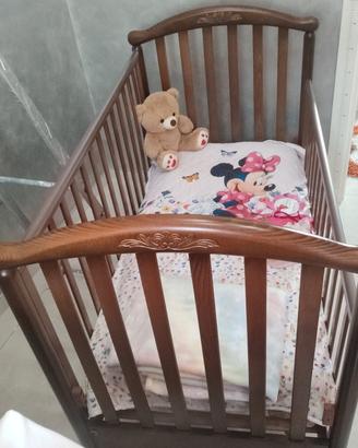 culla in legno colore ciliegio 