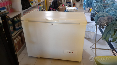 Congelatore INDESIT a pozzo
