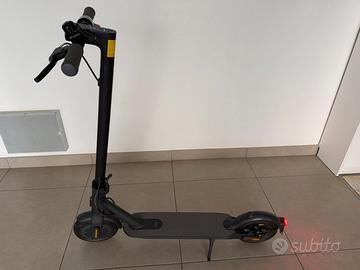 Monopattino elettrico Xiaomi Essential