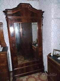antico armadio specchio