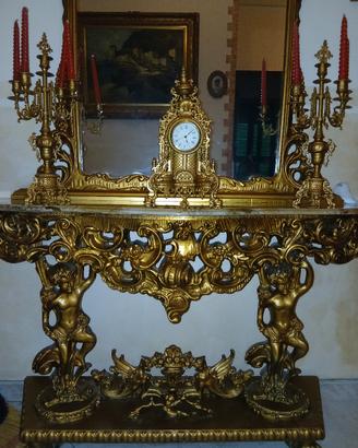 consolle in legno colore oro 