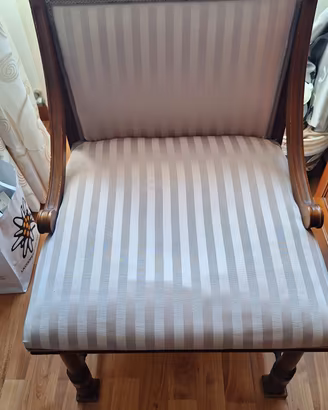 Coppia di sedie basse