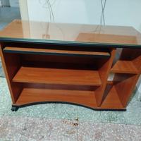 scrivania PC e colonna