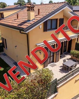 Villetta a schiera di 126 m² con 3 locali e box au