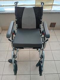 Carrozzina leggera pieghevole-smontabile+cuscino