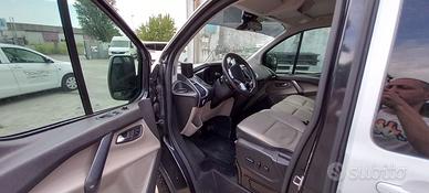Ford Tourneo Titanium INCIDENTATO