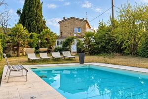 Rustico / Casale di 180 m² con 5 locali e posto au