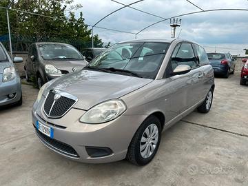 Lancia Ypsilon 1.2 Argento - NeoPatentati