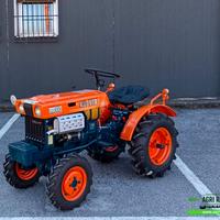 Trattore kubota B5000 da AGRIRAGAZZI