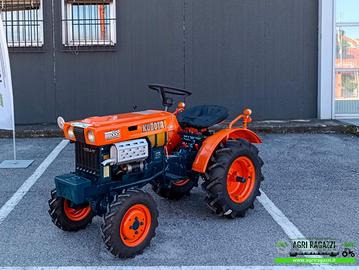 Trattore kubota B5000 da AGRIRAGAZZI