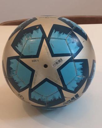 Pallone adidas