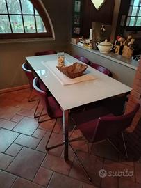 set di tavolo e sedie