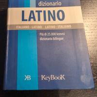 Dizionario italiano-latino e latino-italiano.