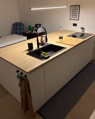 Cucina IKEA completa con elettrodomestici