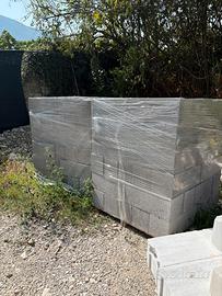 3 bancali blocchi in cemento 20x50xh20