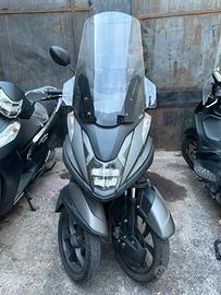 Yamaha tricity 125 cc..