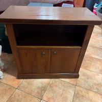 Mobiletto con ante