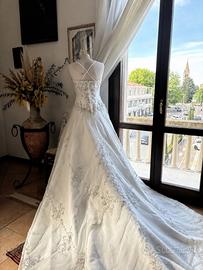 Vestito da sposa nuovo con cartellino