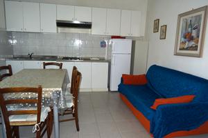 Cecina Mare, 250mt dal mare, bilocale in palazzina