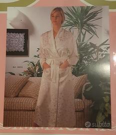 Vestaglia seta vintage ricamata a mano