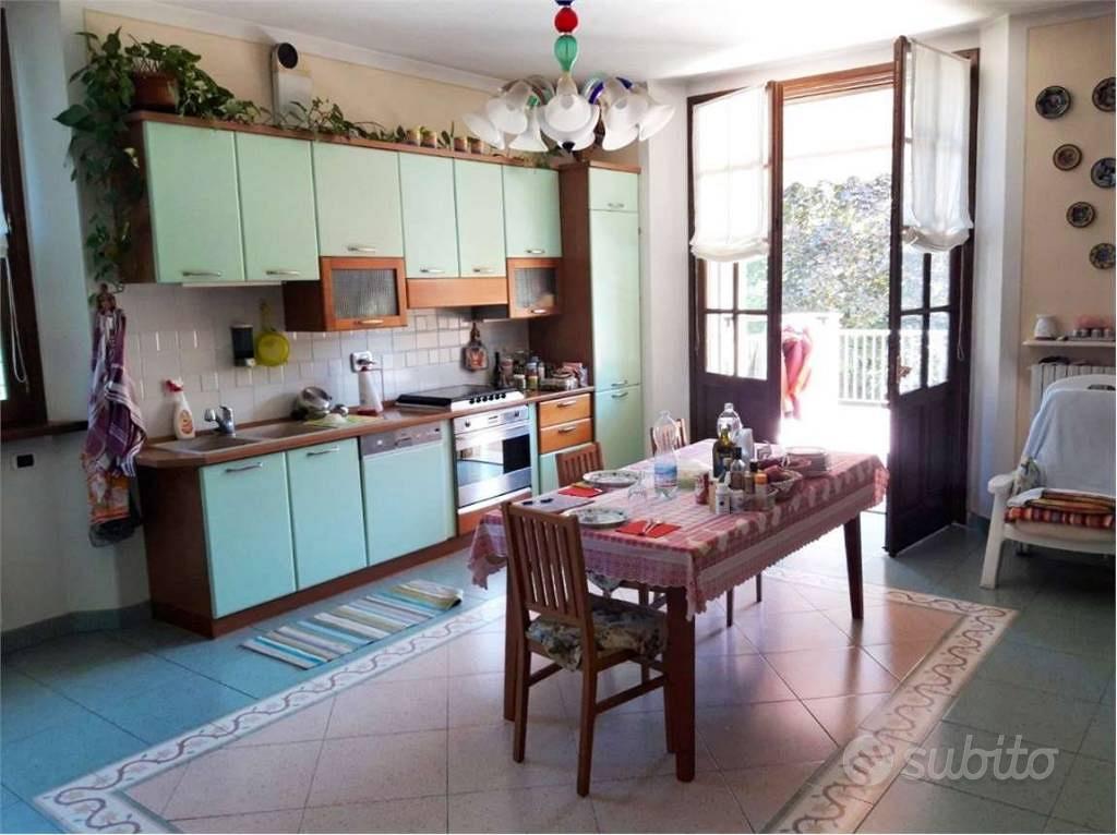 Villa di 600 m² con 5 locali e box auto a Reggio E - Vista 3