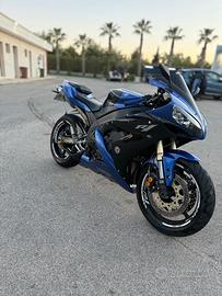 YAHAMA R1 2005