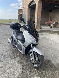 x-max 2007 27000km con bauletto