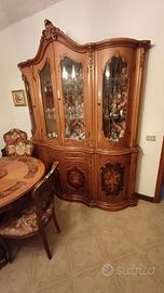 Credenza intarsiata in legno