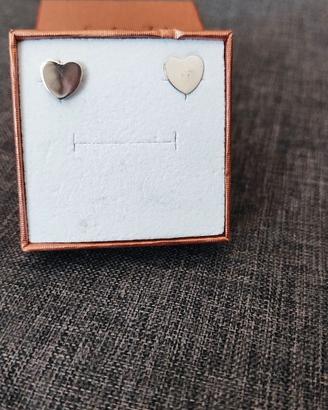 Orecchini a forma di cuore!
