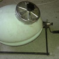 Vecchio elettrodomestico per lavare i panni a mano