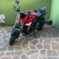 Suzuki GSR 750 - 2014