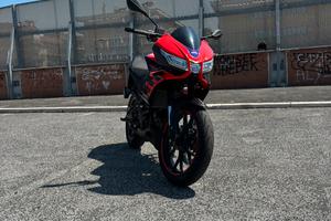 aprilia tuono 125
