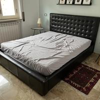 Letto matrimoniale in vera pelle marrone scuro