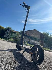 Monopattino Xiaomi Essential