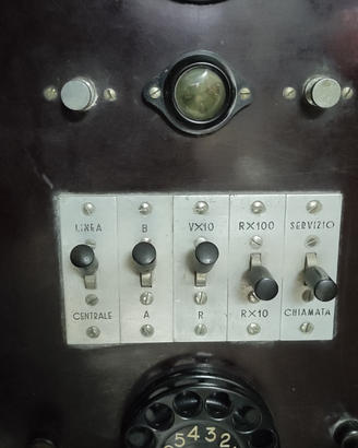 Antico centralino telefonico