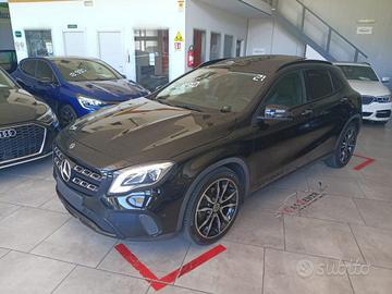 MERCEDES-BENZ GLA 200 d Automatic Premium