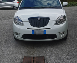 Lancia ypsilon momo design