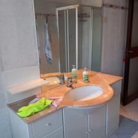 Mobile bagno con lavabo