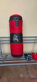 Sacco da boxe rosso + 2 paia di guanti