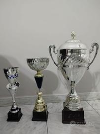 Set di 3 Trofei Sportivi / Coppe da Premiazione